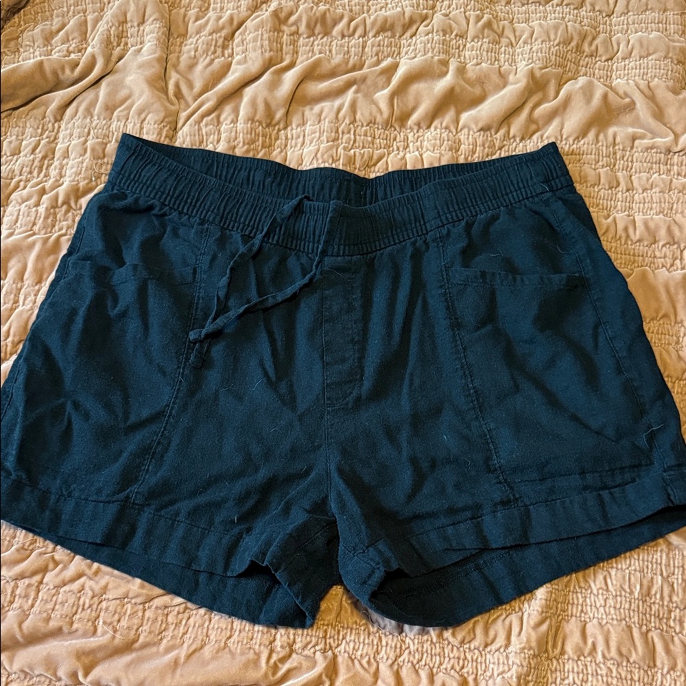 Old Navy black Women's Cargo Shorts, linen shorts